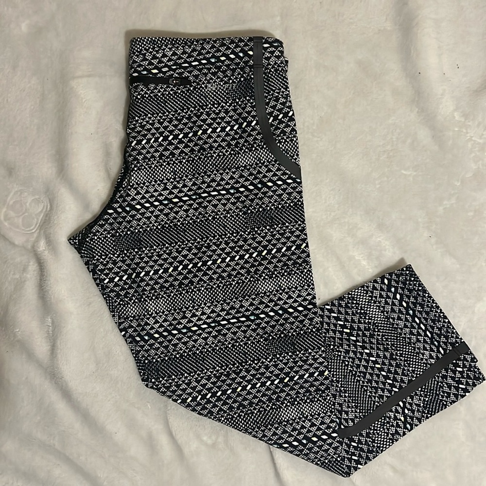 Nike Luxe Dri Fit Capri Leggings